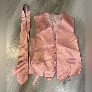 NWOT Vesuvio  Napoli‎ Pink Paisley Vest and Tie